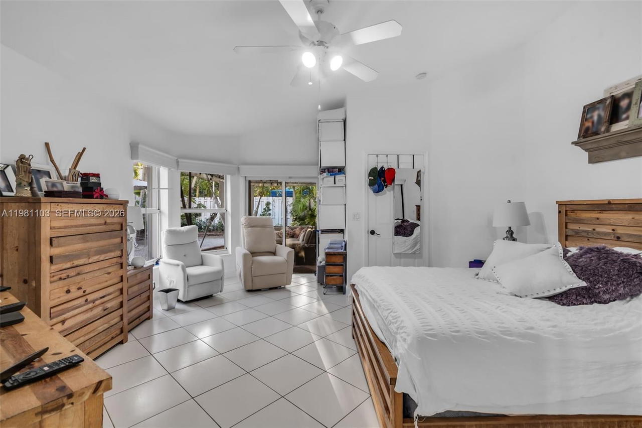 Real estate property located at 11262 59th Ter, Miami-dade, Doral Isles Cayman, Doral, FL