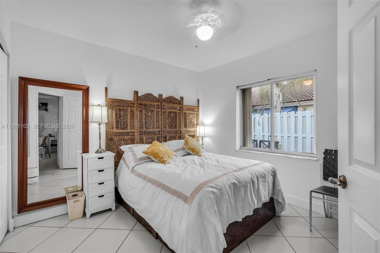 Real estate property located at 11262 59th Ter, Miami-dade, Doral Isles Cayman, Doral, FL