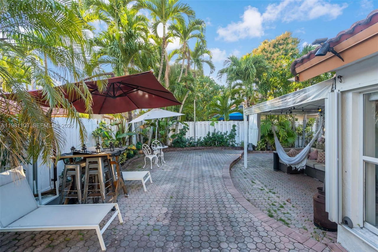 Real estate property located at 11262 59th Ter, Miami-dade, Doral Isles Cayman, Doral, FL