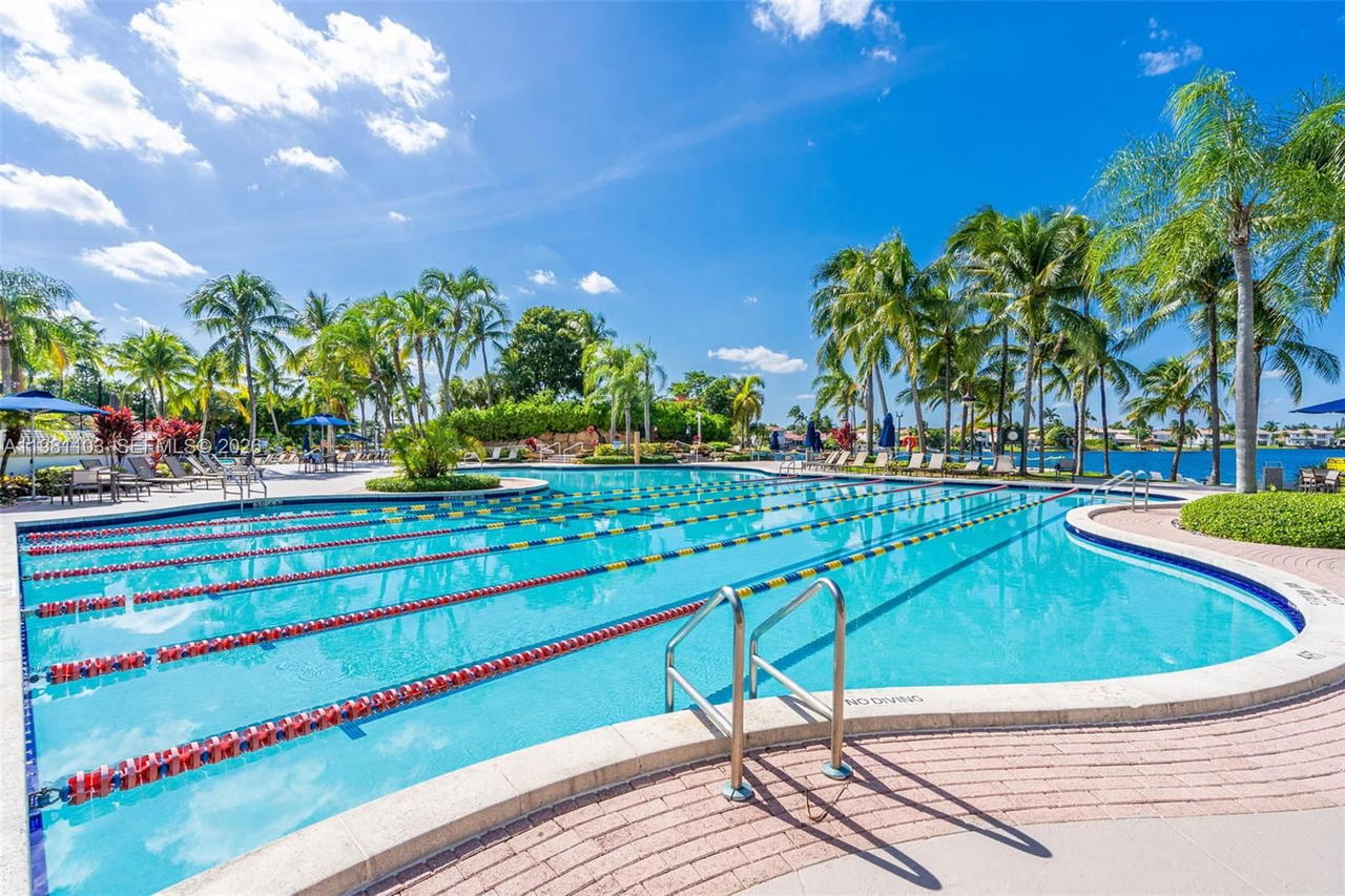 Real estate property located at 11262 59th Ter, Miami-dade, Doral Isles Cayman, Doral, FL