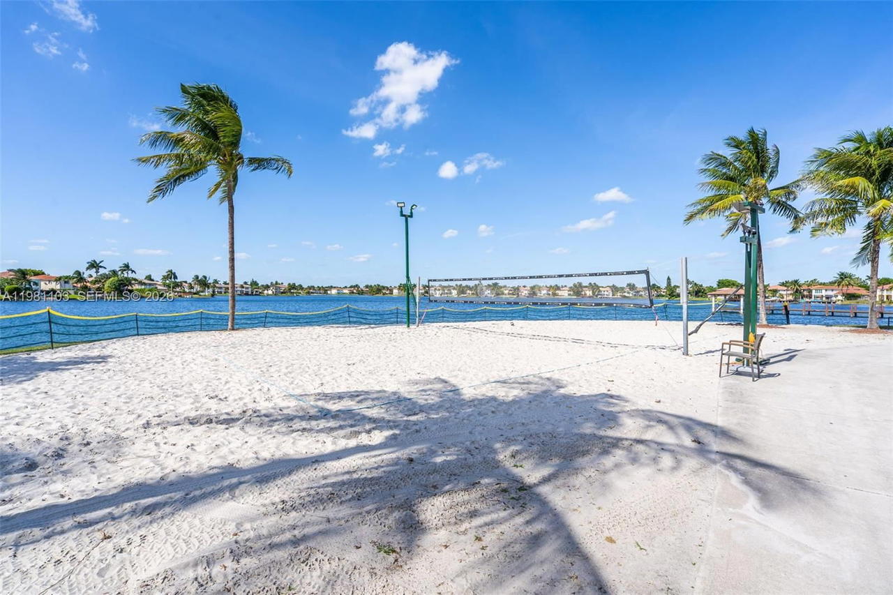 Real estate property located at 11262 59th Ter, Miami-dade, Doral Isles Cayman, Doral, FL