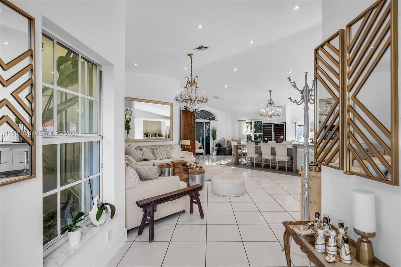 Real estate property located at 11262 59th Ter, Miami-dade, Doral Isles Cayman, Doral, FL