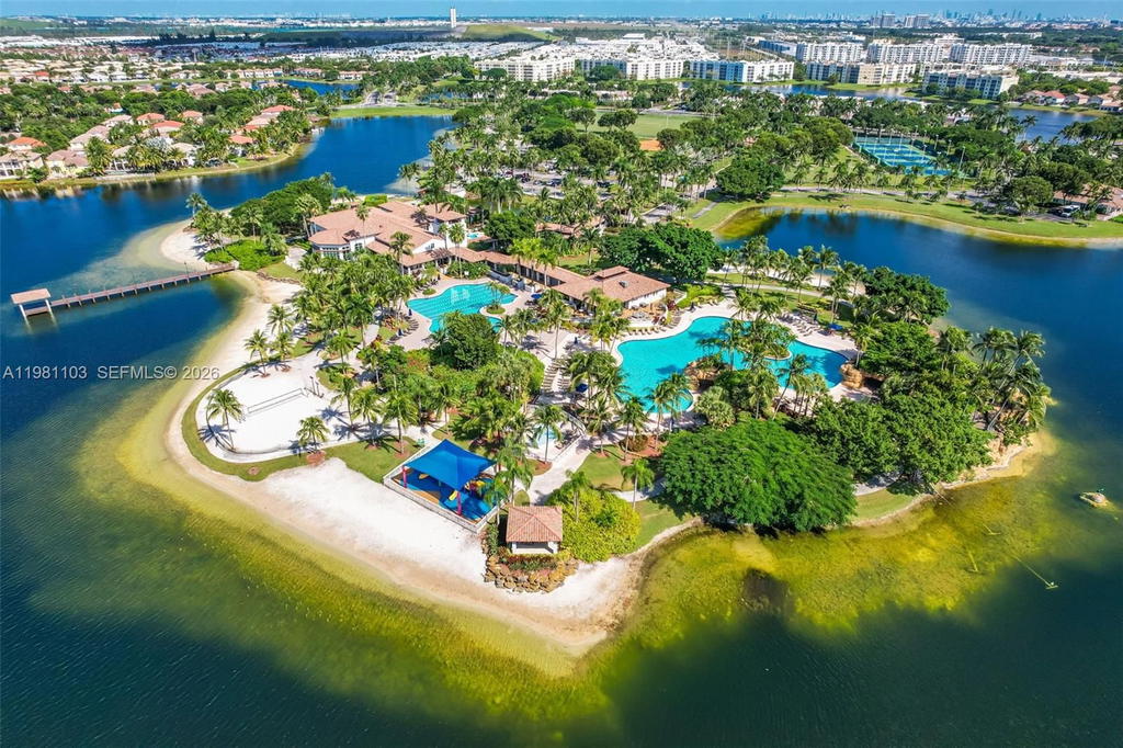 Real estate property located at 11262 59th Ter, Miami-dade, Doral Isles Cayman, Doral, FL