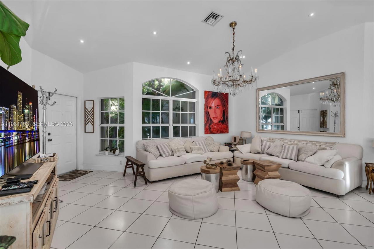 Real estate property located at 11262 59th Ter, Miami-dade, Doral Isles Cayman, Doral, FL