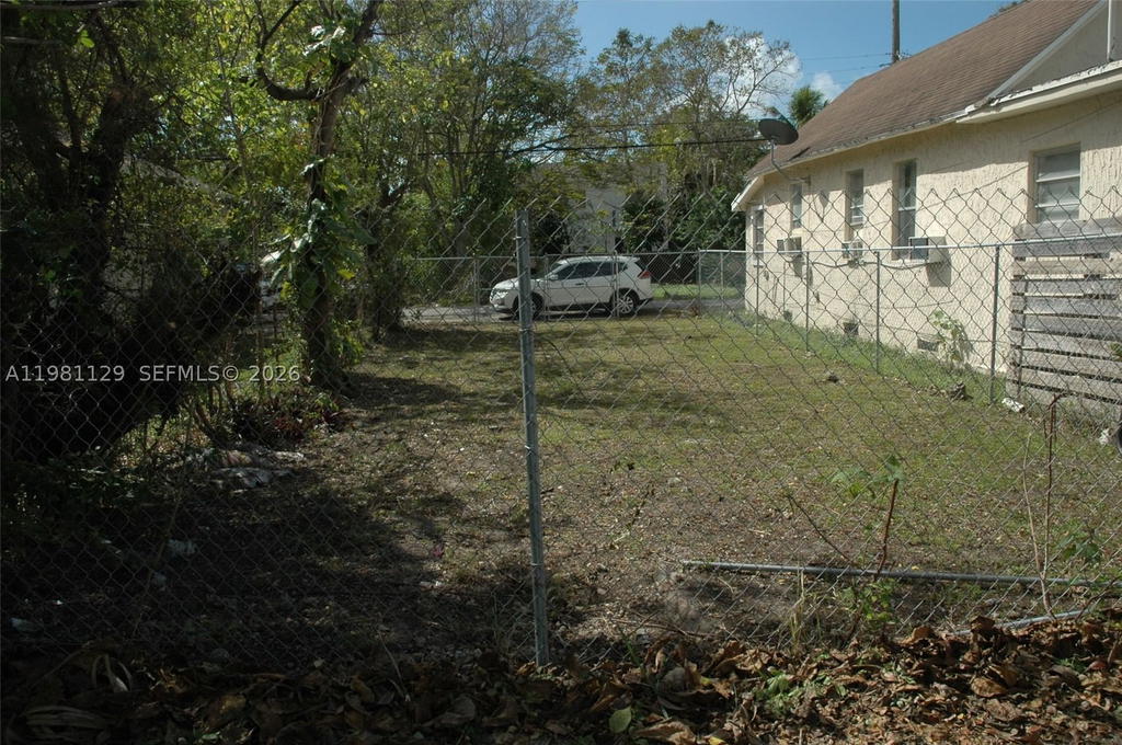 Real estate property located at 3817 Washington Ave, Miami-dade, St Albans Park, Miami, FL