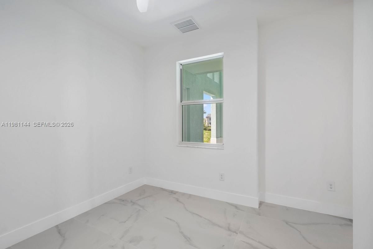 Real estate property located at 1105 38 ST, Lee, Cape Coral, Cape Coral, FL
