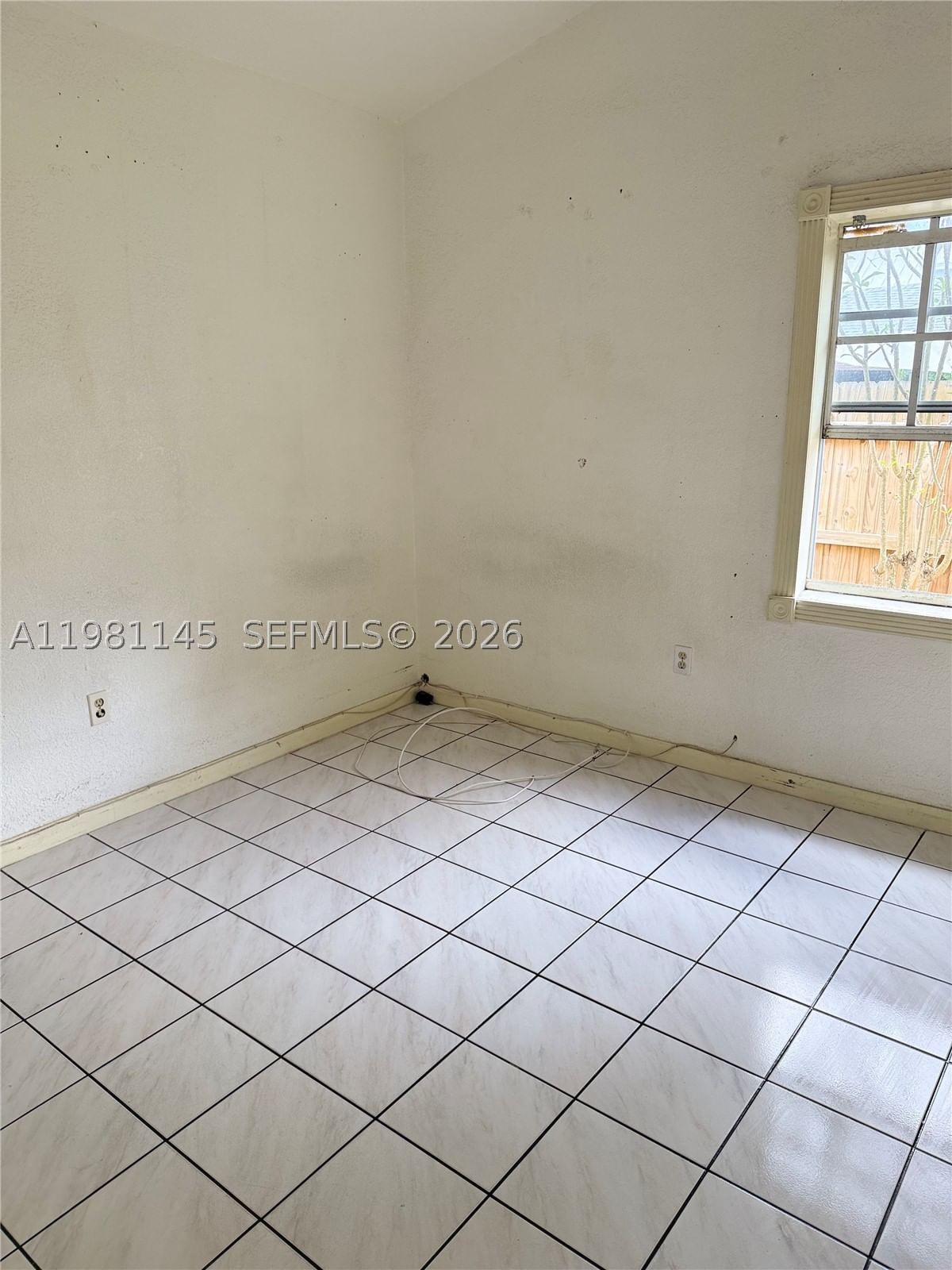 Real estate property located at 5861 152nd Ct, Miami-dade, Westwind Lakes Sec 5, Miami, FL