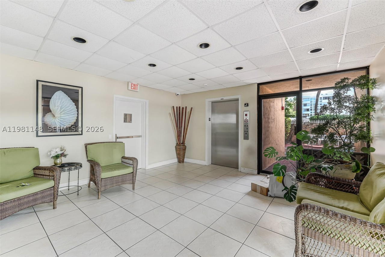 Real estate property located at 8101 Byron Ave #509, Miami-dade, Abbott Gardens Condo, Miami Beach, FL