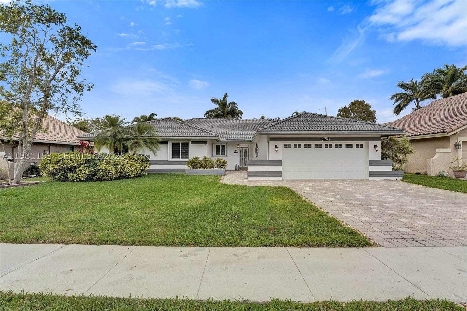 Real estate property located at 1741 Oak Knoll Cir, Broward, Pine Lake Ridge Replat, Davie, FL