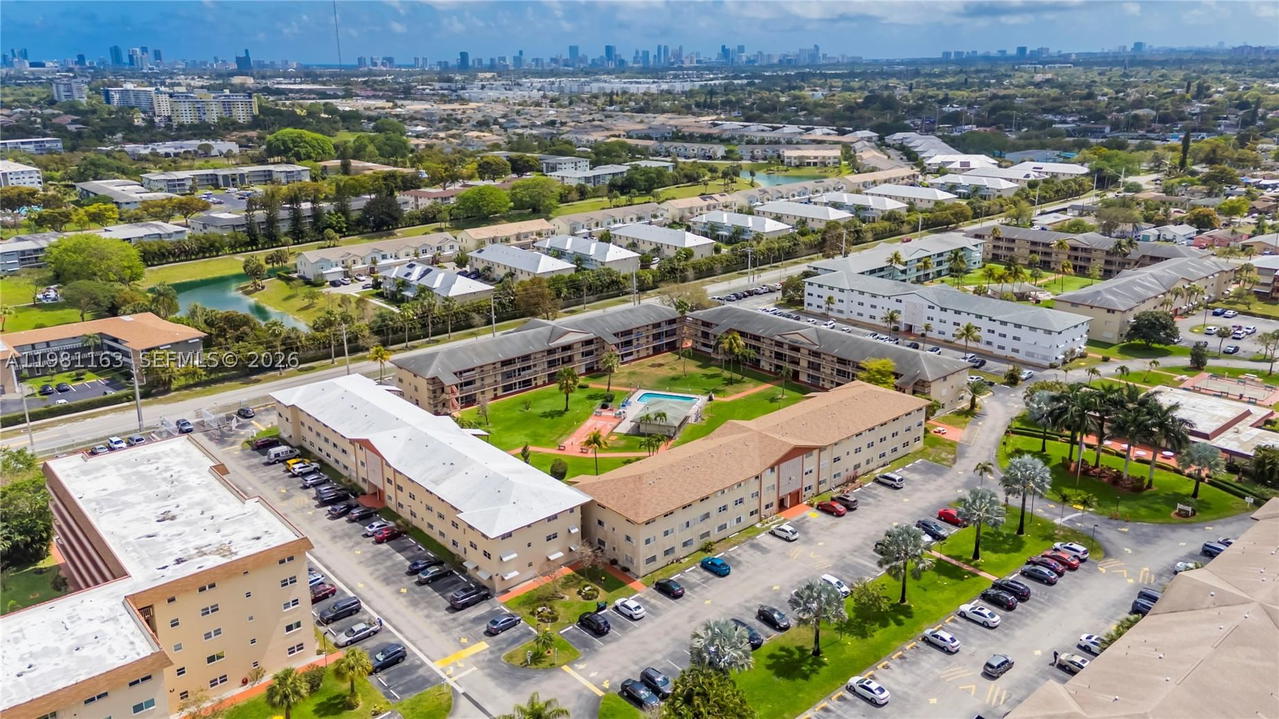 Real estate property located at 5300 Washington St A137, Broward, Beverly Hills Condo Numbe, Hollywood, FL