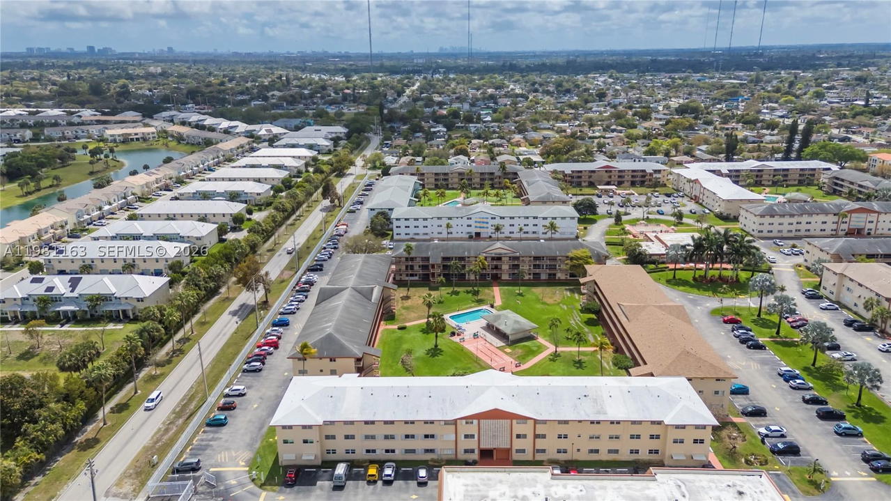 Real estate property located at 5300 Washington St A137, Broward, Beverly Hills Condo Numbe, Hollywood, FL