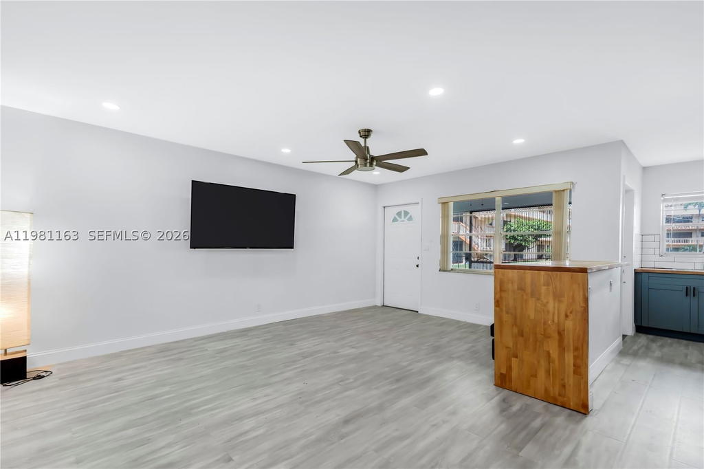 Real estate property located at 5300 Washington St A137, Broward, Beverly Hills Condo Numbe, Hollywood, FL
