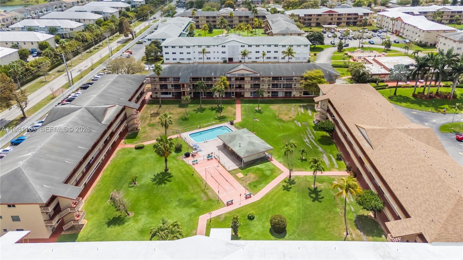 Real estate property located at 5300 Washington St A137, Broward, Beverly Hills Condo Numbe, Hollywood, FL