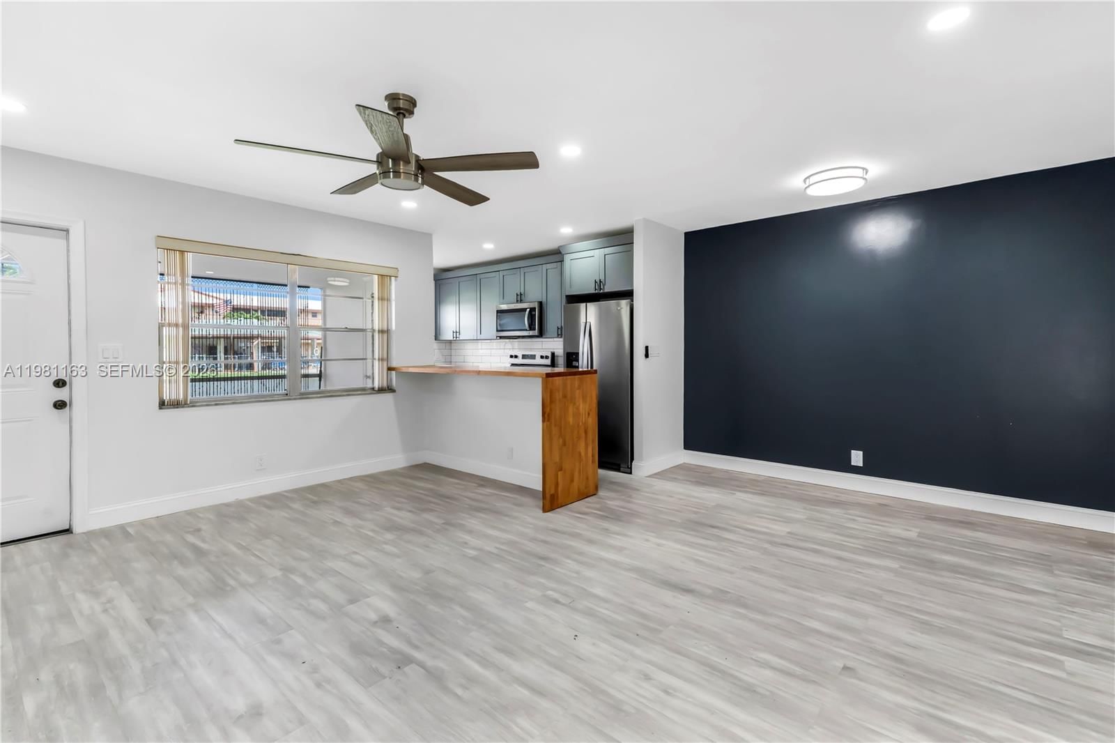 Real estate property located at 5300 Washington St A137, Broward, Beverly Hills Condo Numbe, Hollywood, FL