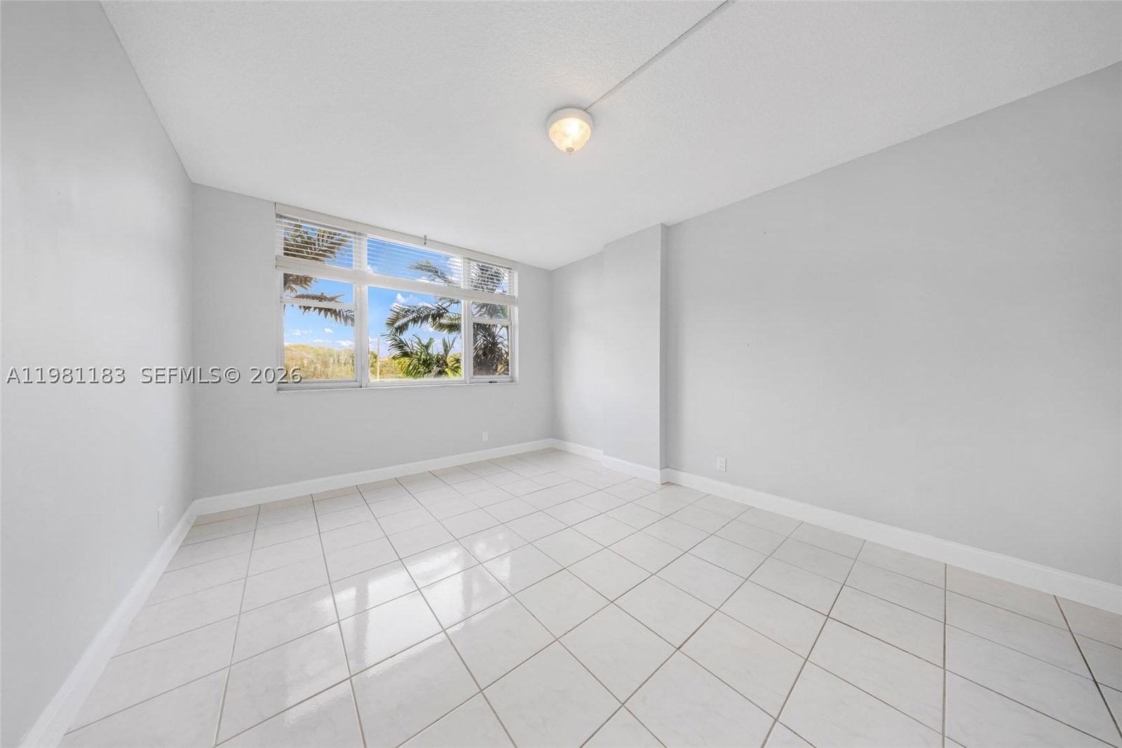 Real estate property located at 4350 Hillcrest Dr #200, Broward, Hillcrest East No 22 Cond, Hollywood, FL