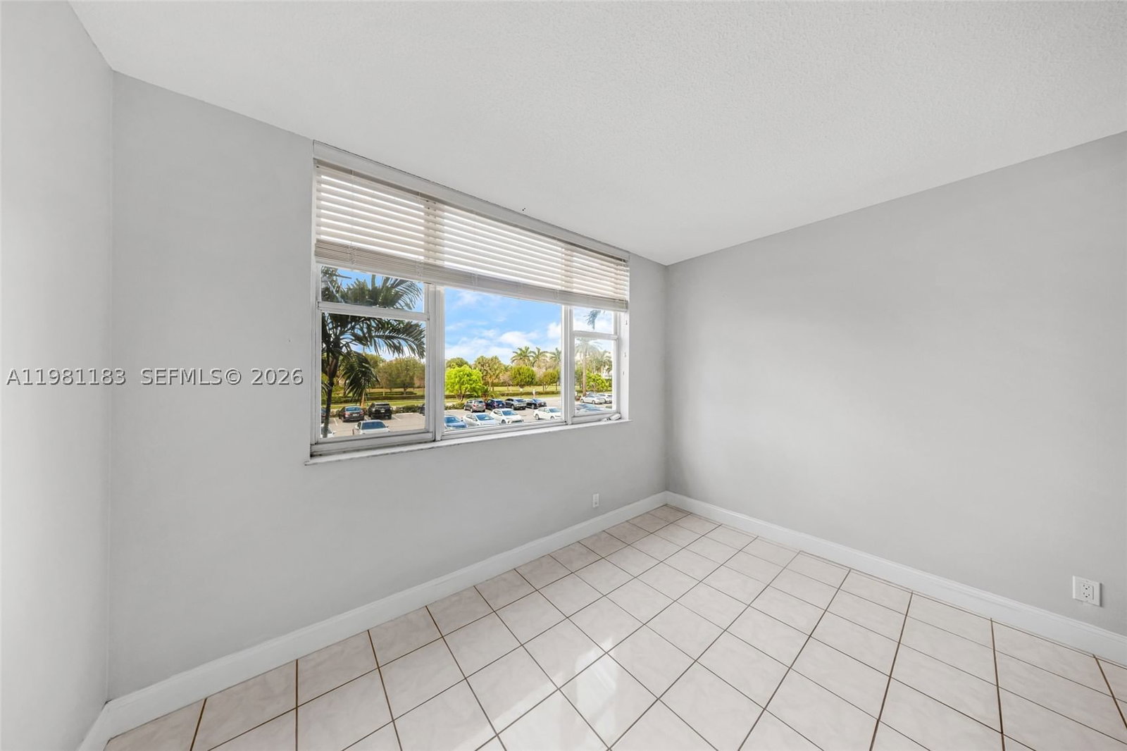 Real estate property located at 4350 Hillcrest Dr #200, Broward, Hillcrest East No 22 Cond, Hollywood, FL
