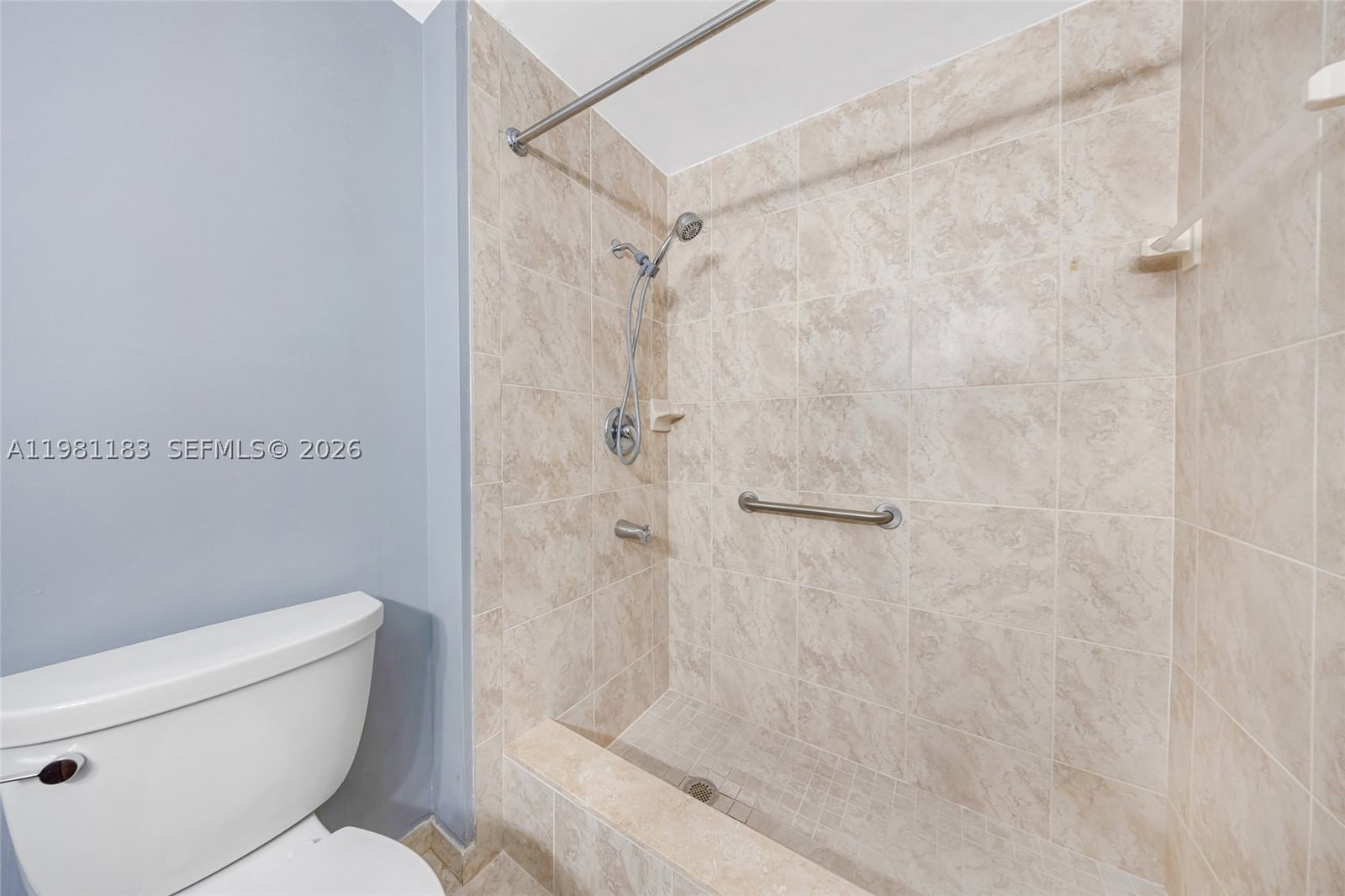 Real estate property located at 4350 Hillcrest Dr #200, Broward, Hillcrest East No 22 Cond, Hollywood, FL