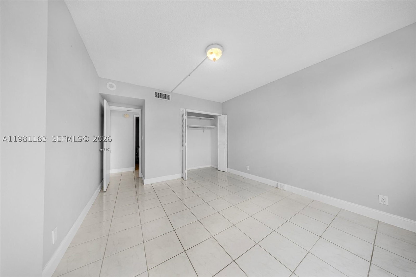 Real estate property located at 4350 Hillcrest Dr #200, Broward, Hillcrest East No 22 Cond, Hollywood, FL