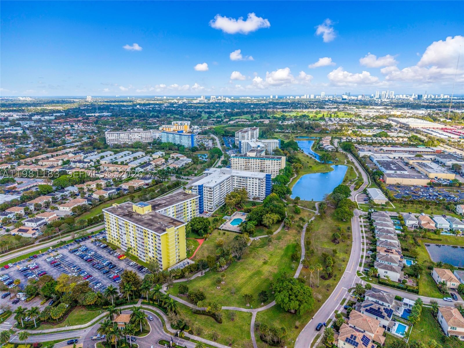 Real estate property located at 4350 Hillcrest Dr #200, Broward, Hillcrest East No 22 Cond, Hollywood, FL