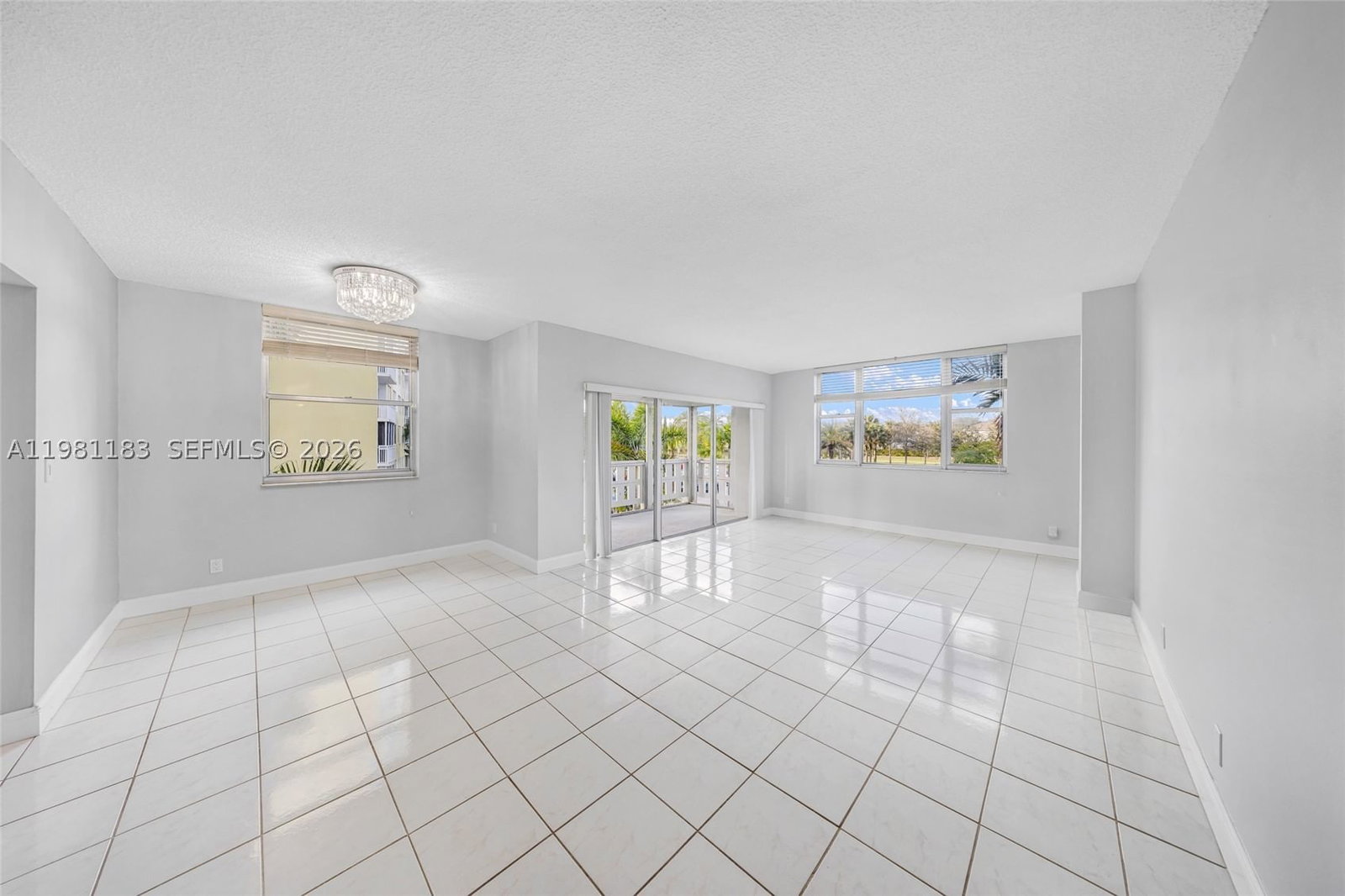Real estate property located at 4350 Hillcrest Dr #200, Broward, Hillcrest East No 22 Cond, Hollywood, FL