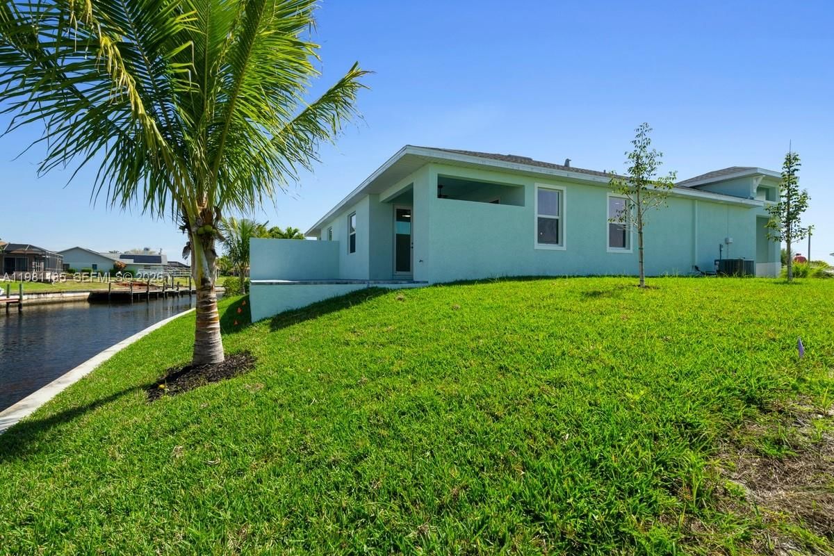 Real estate property located at 1107 38 ST, Lee, Cape Coral, Cape Coral, FL