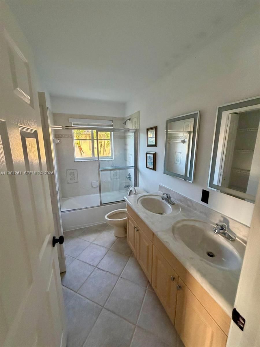 Real estate property located at 663 Live Oak Ln, Broward, Sector 2-parcels 12 13 14, Weston, FL