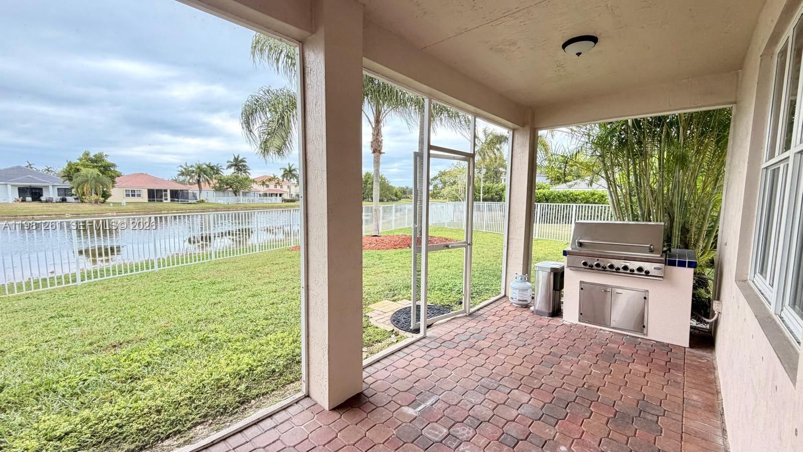 Real estate property located at 663 Live Oak Ln, Broward, Sector 2-parcels 12 13 14, Weston, FL