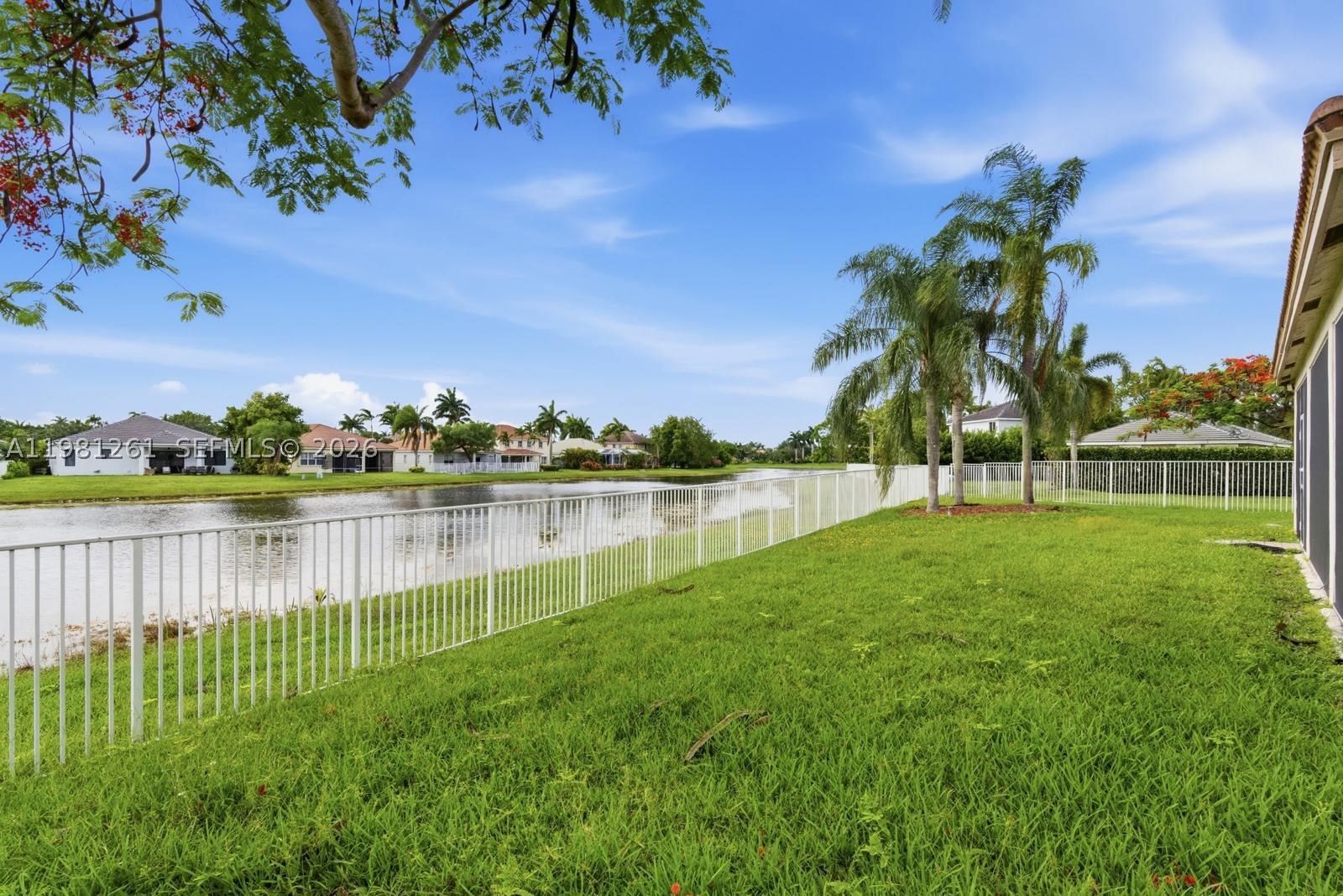 Real estate property located at 663 Live Oak Ln, Broward, Sector 2-parcels 12 13 14, Weston, FL