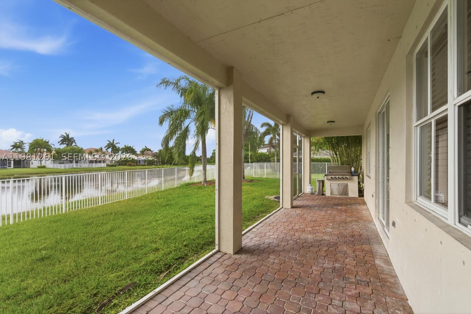 Real estate property located at 663 Live Oak Ln, Broward, Sector 2-parcels 12 13 14, Weston, FL
