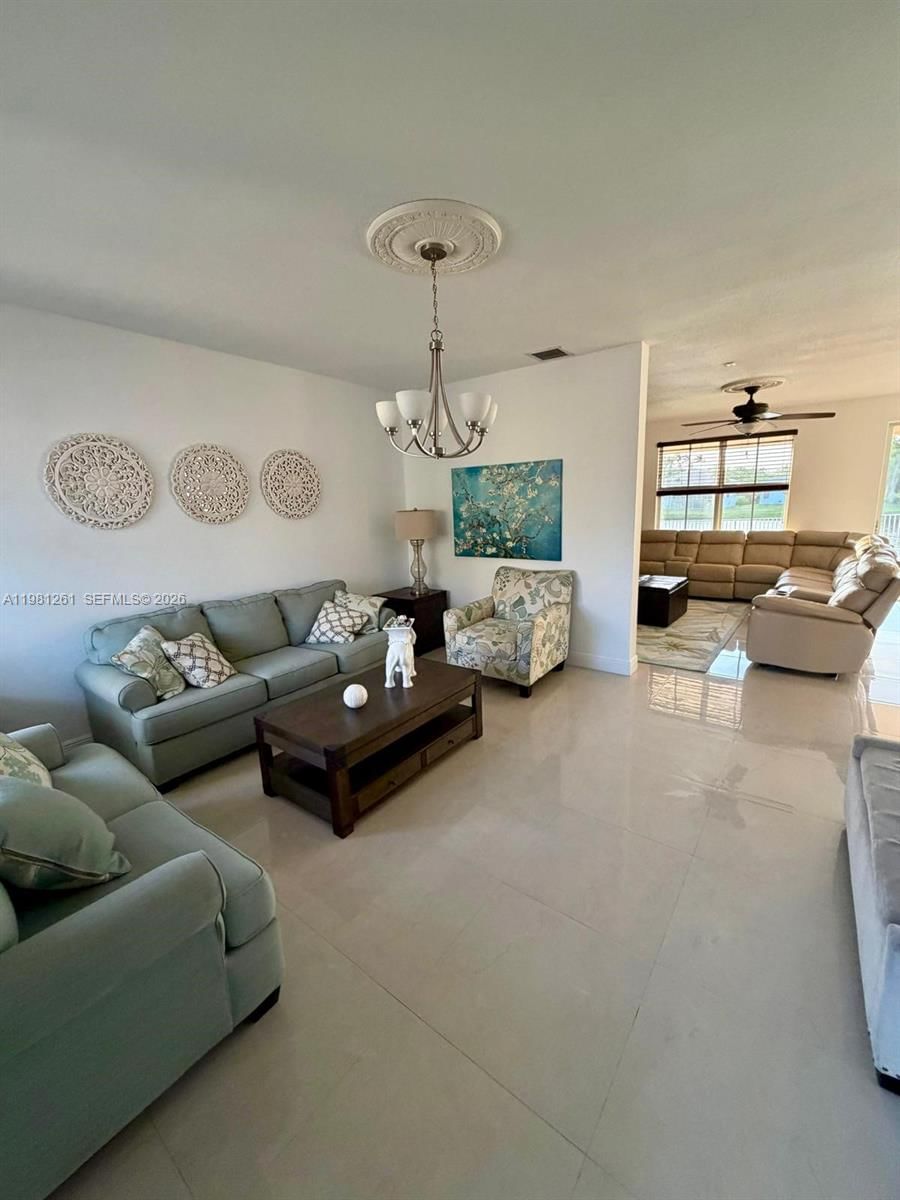 Real estate property located at 663 Live Oak Ln, Broward, Sector 2-parcels 12 13 14, Weston, FL