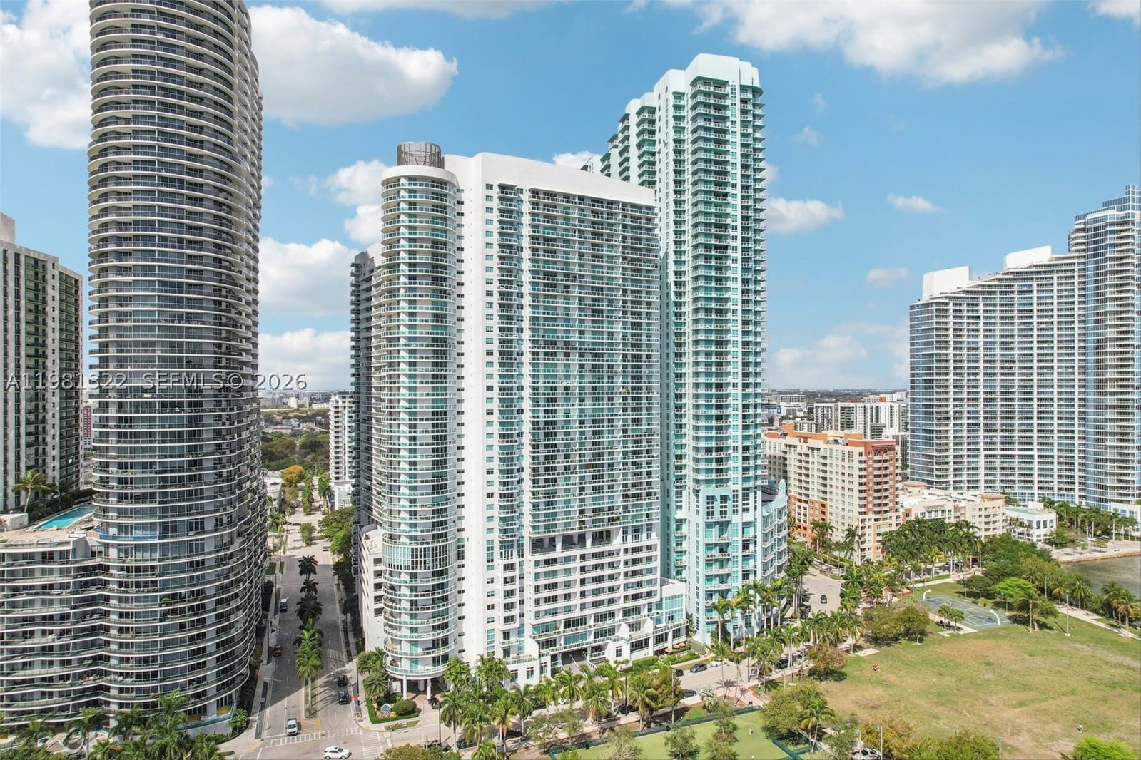 Real estate property located at 1800 Bayshore Dr #2811, Miami-dade, 1800 Club Condo, Miami, FL