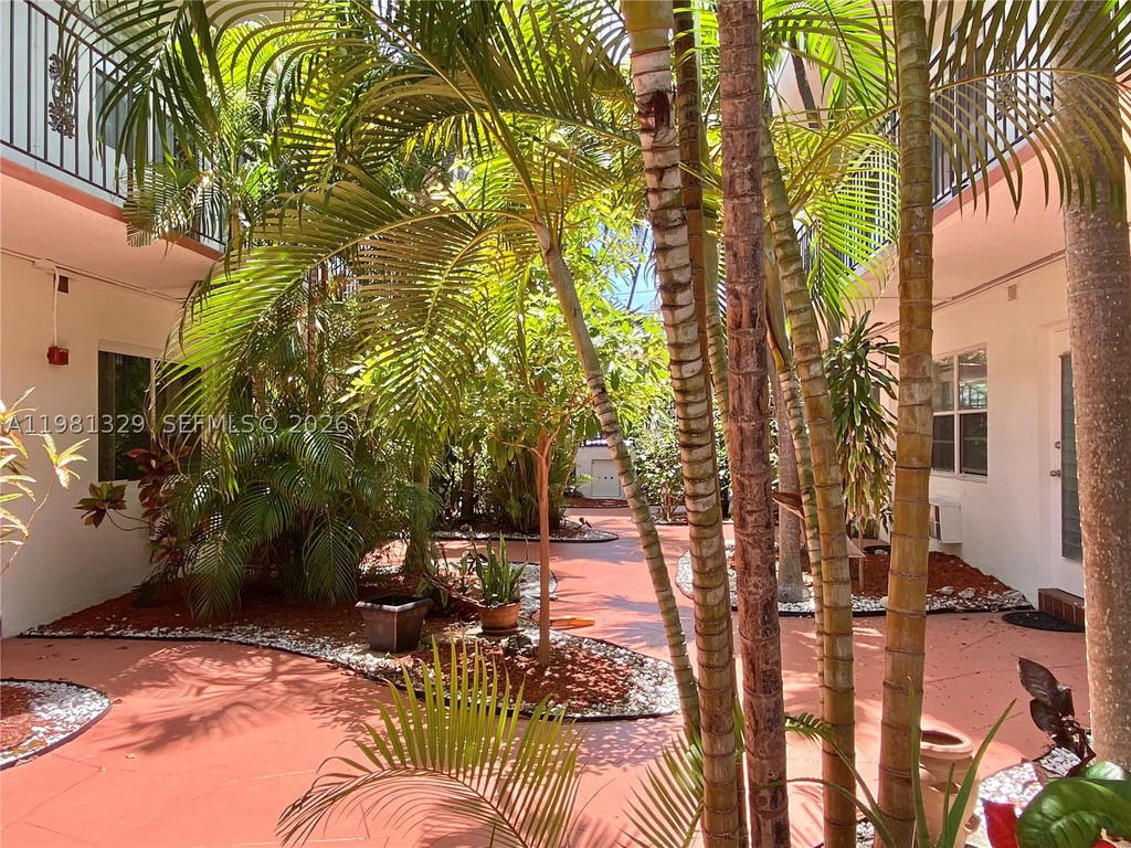 Real estate property located at 8040 Tatum Waterway Dr #5, Miami-dade, Creek Club # 3 Condo, Miami Beach, FL