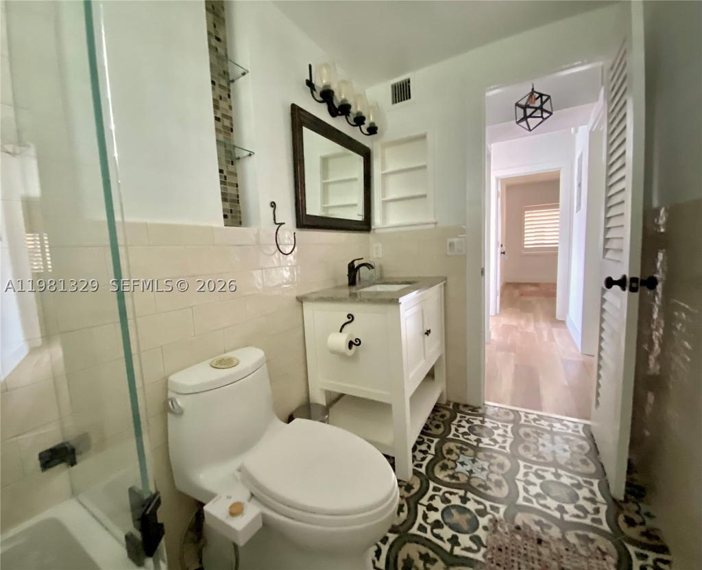 Real estate property located at 8040 Tatum Waterway Dr #5, Miami-dade, Creek Club # 3 Condo, Miami Beach, FL
