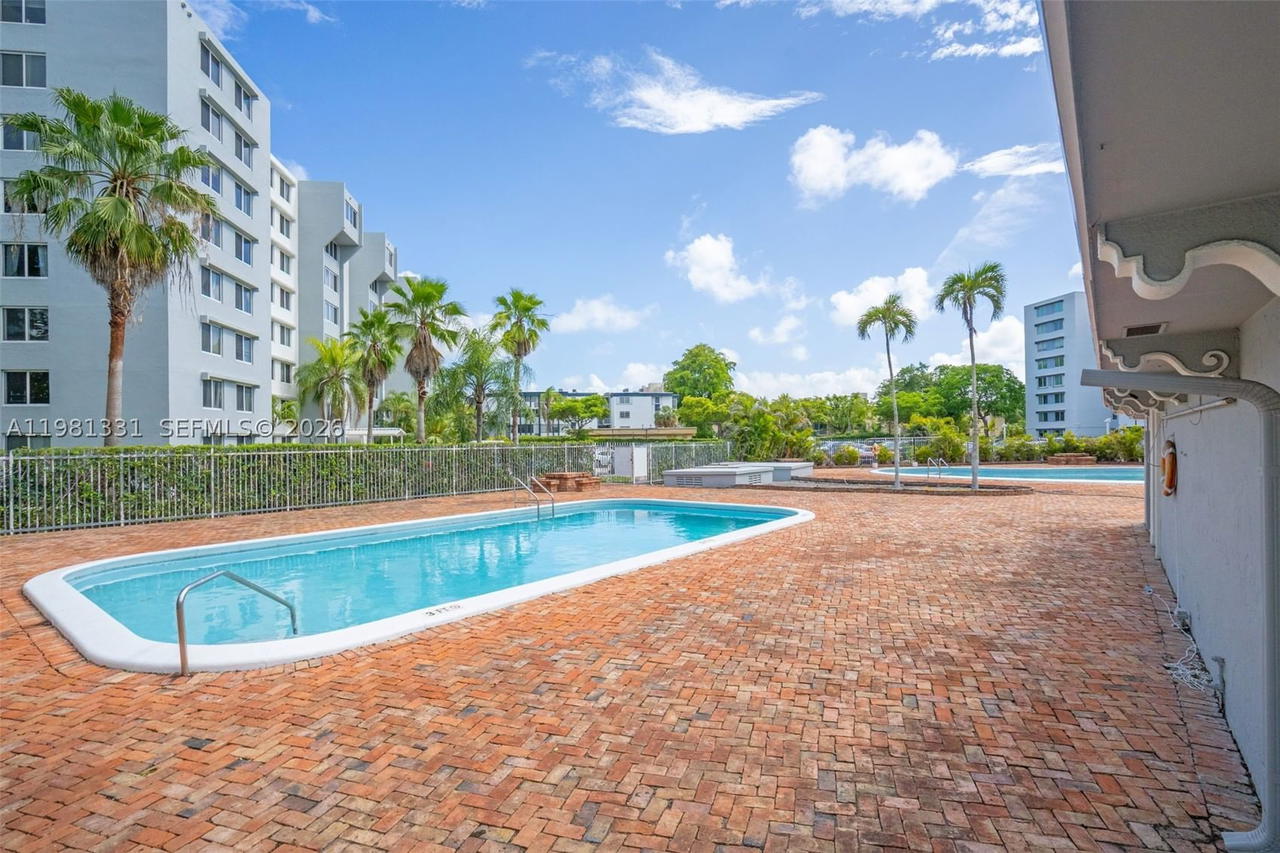 Real estate property located at 9001 77th Ave C805, Miami-dade, Dadeland Place Condo, Miami, FL