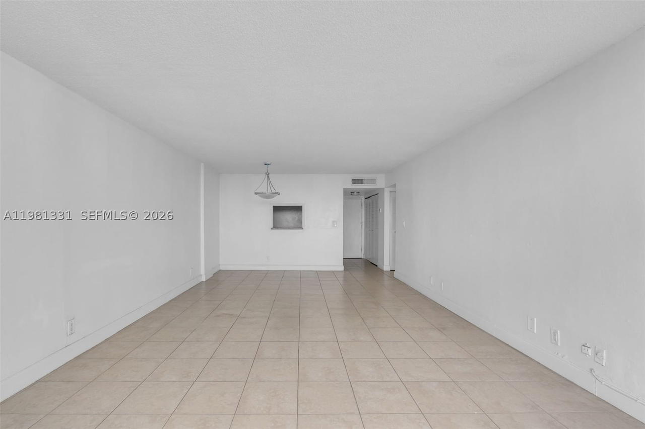 Real estate property located at 9001 77th Ave C805, Miami-dade, Dadeland Place Condo, Miami, FL