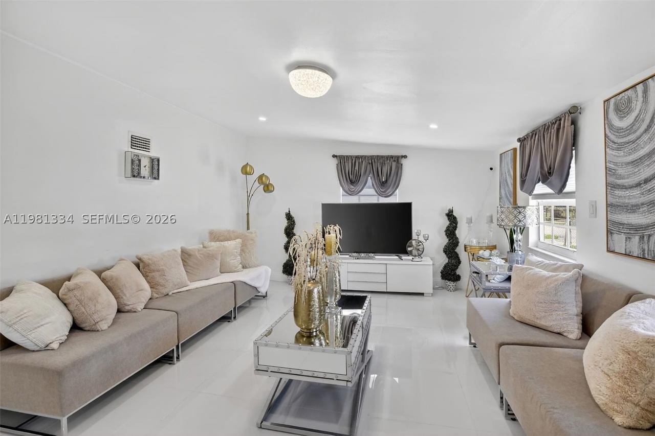 Real estate property located at 3220 2nd St, Broward, Broward Manor, Lauderhill, FL