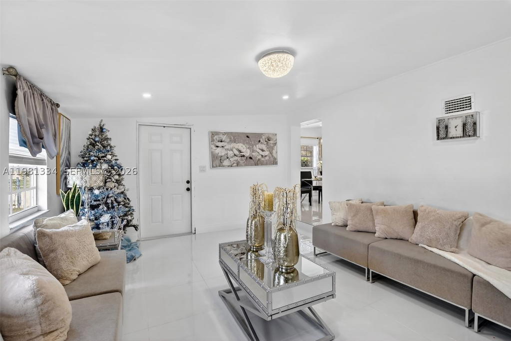 Real estate property located at 3220 2nd St, Broward, Broward Manor, Lauderhill, FL
