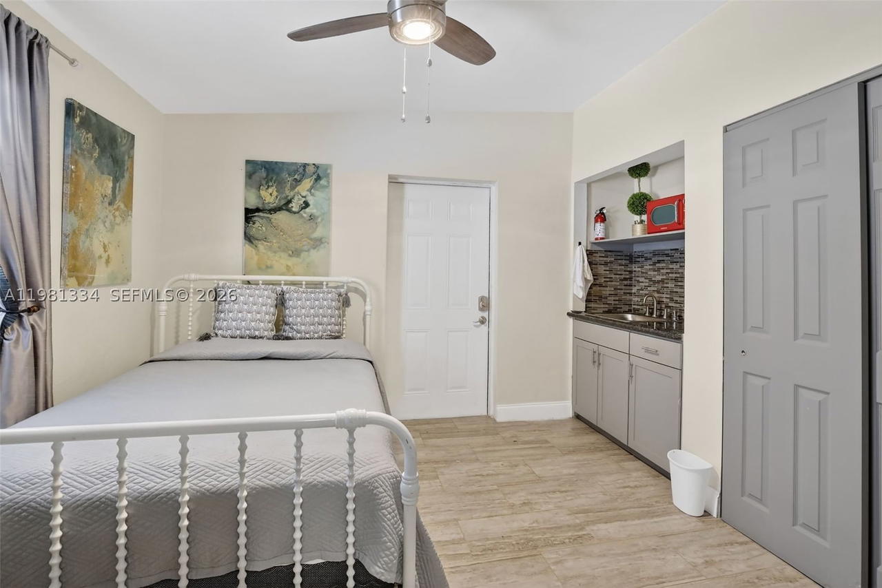 Real estate property located at 3220 2nd St, Broward, Broward Manor, Lauderhill, FL