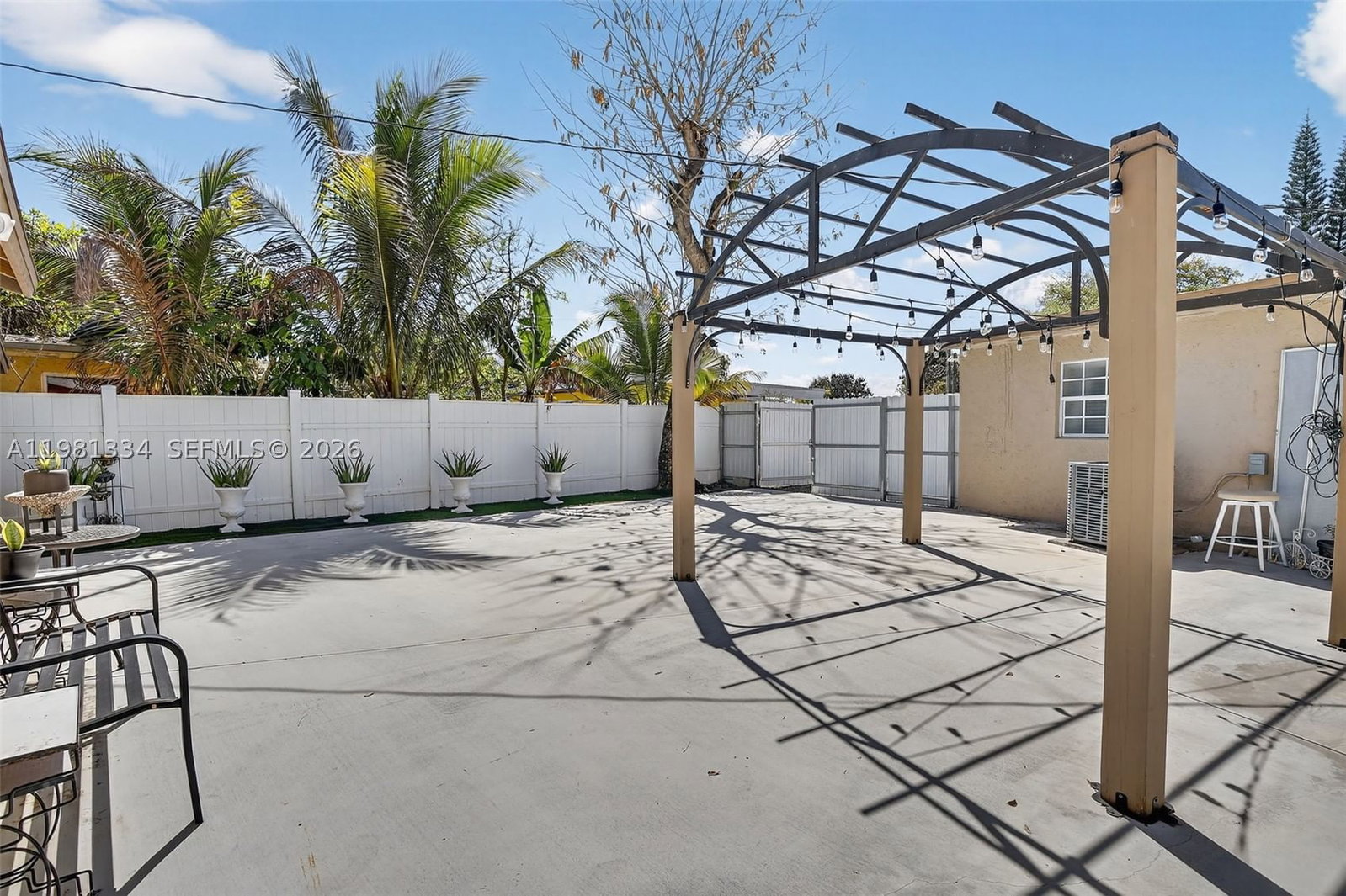 Real estate property located at 3220 2nd St, Broward, Broward Manor, Lauderhill, FL
