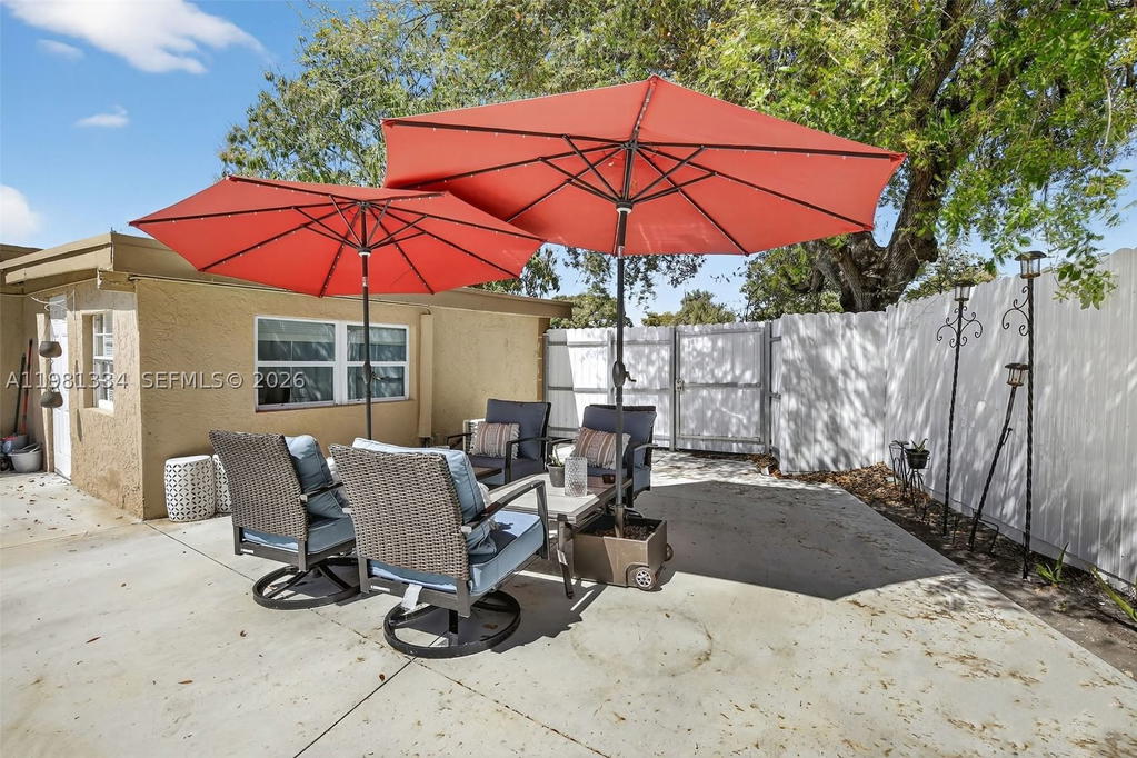 Real estate property located at 3220 2nd St, Broward, Broward Manor, Lauderhill, FL