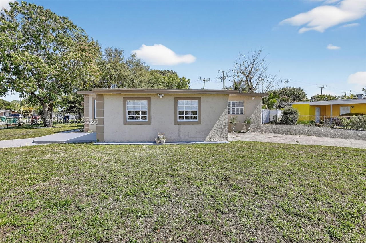 Real estate property located at 3220 2nd St, Broward, Broward Manor, Lauderhill, FL