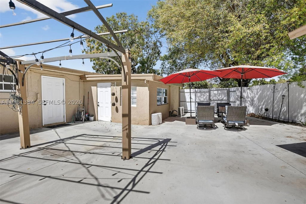 Real estate property located at 3220 2nd St, Broward, Broward Manor, Lauderhill, FL