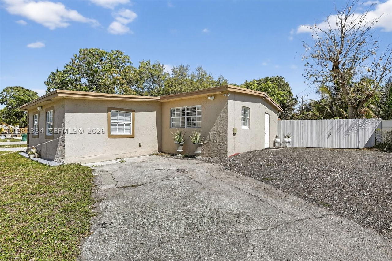 Real estate property located at 3220 2nd St, Broward, Broward Manor, Lauderhill, FL