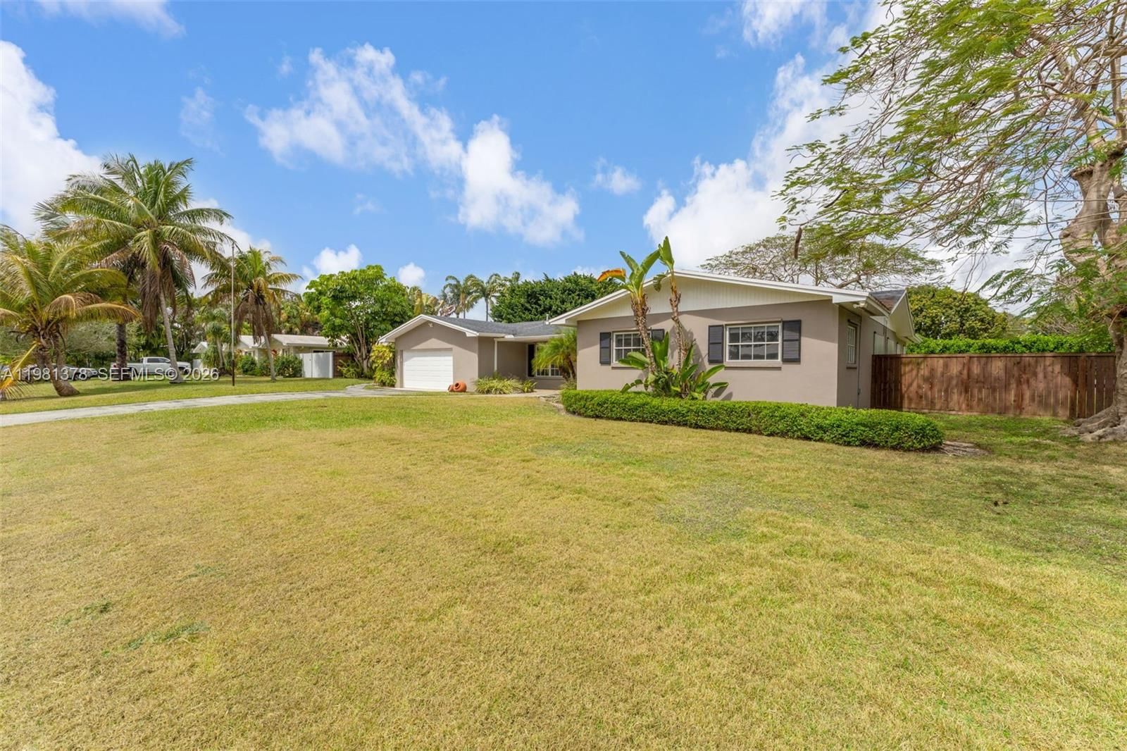 Real estate property located at 10721 124th St, Miami-dade, Pine Shore Sec 1, Miami, FL