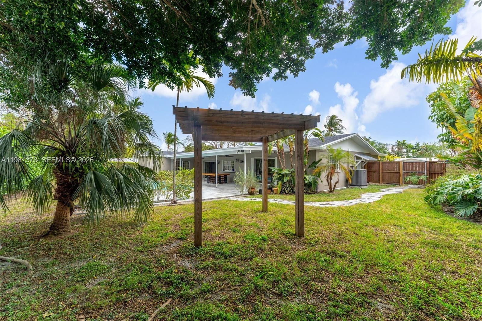 Real estate property located at 10721 124th St, Miami-dade, Pine Shore Sec 1, Miami, FL