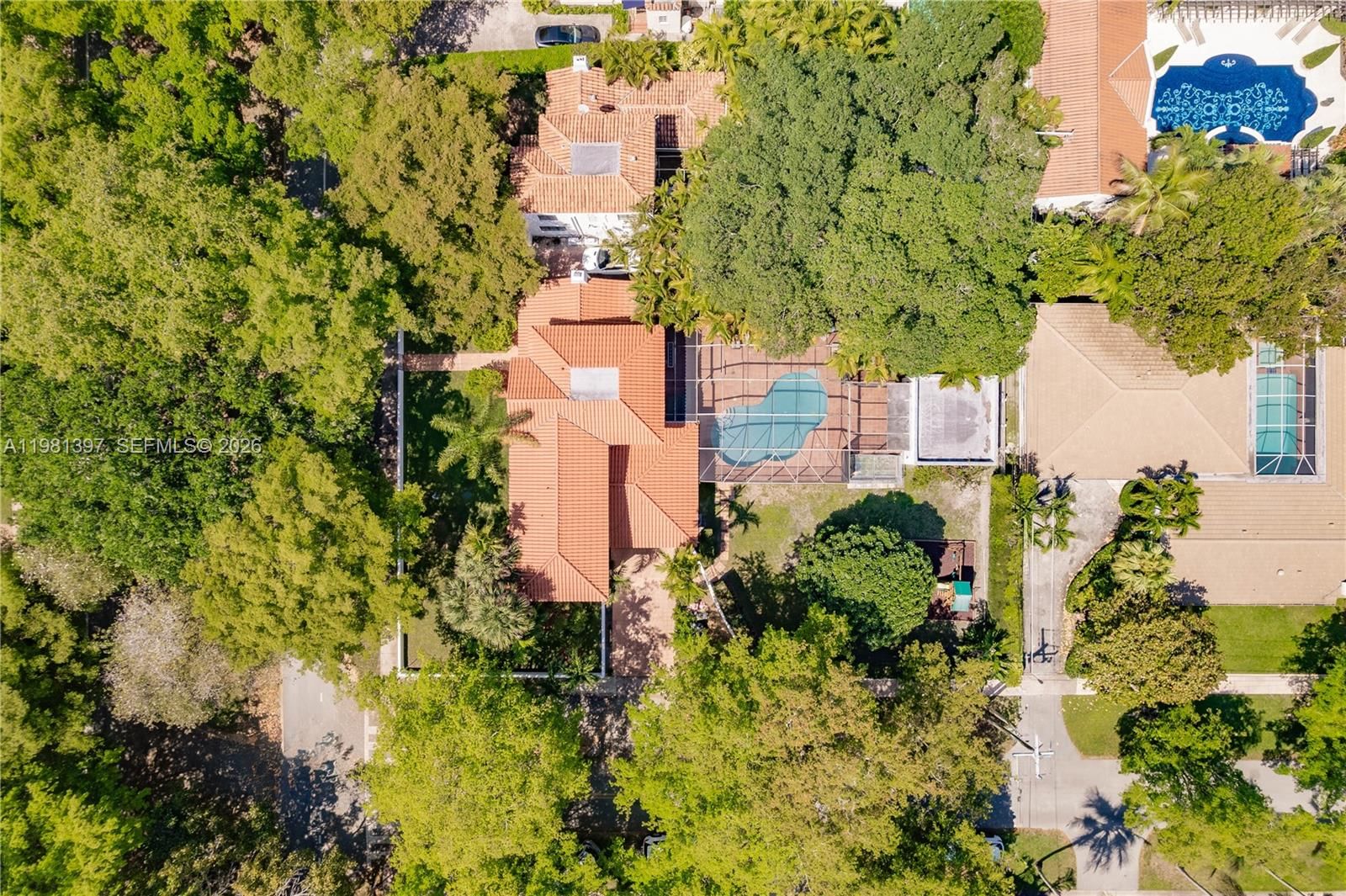 Real estate property located at 2111 Alhambra Cir, Miami-dade, Coral Gables Sec E, Coral Gables, FL