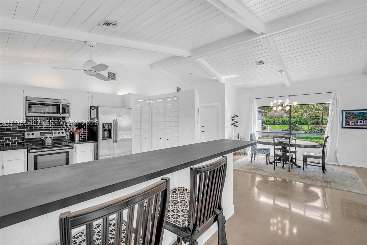 Real estate property located at 211 87th Ter, Broward, Jacaranda Area 4, Plantation, FL