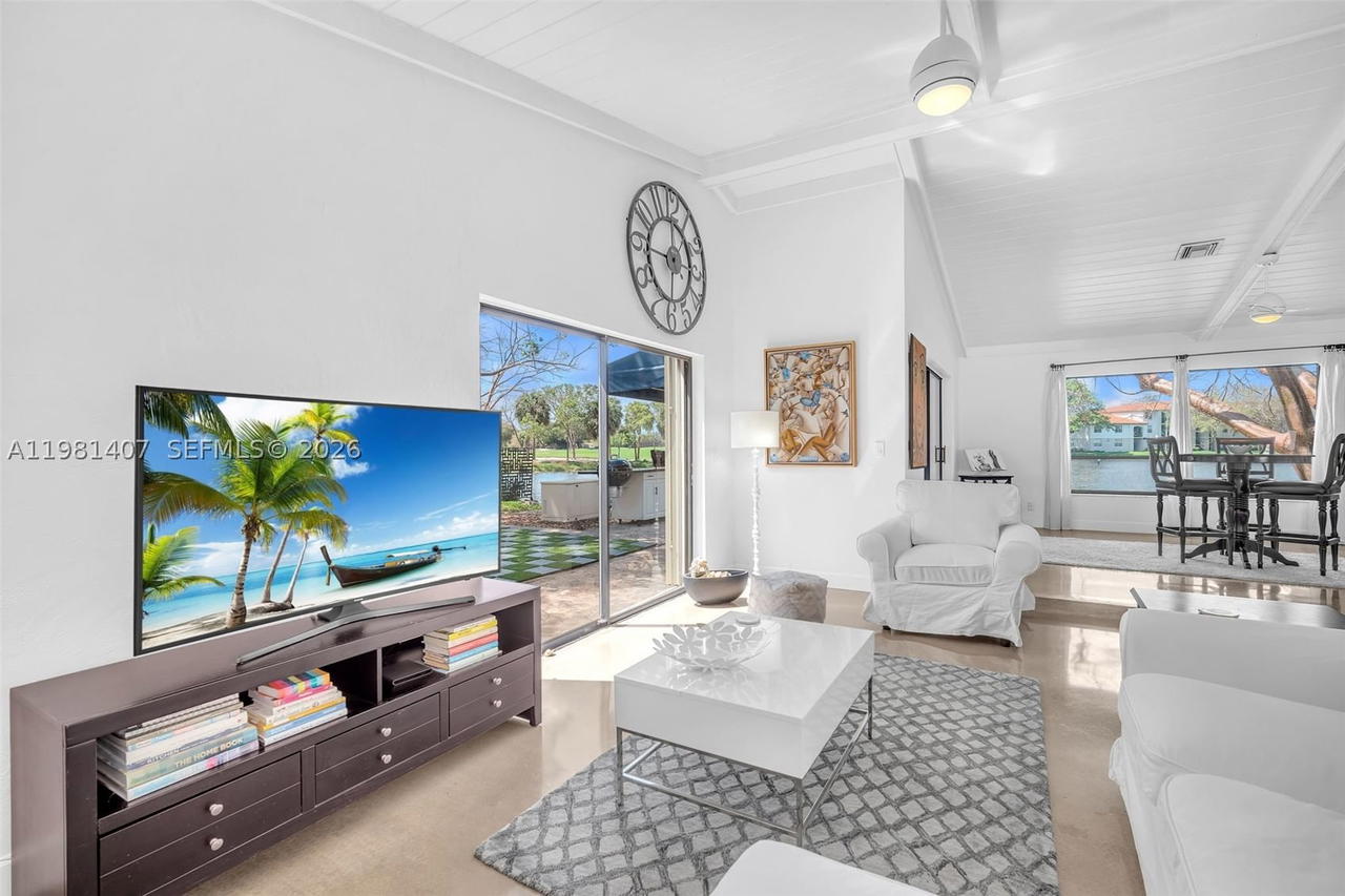 Real estate property located at 211 87th Ter, Broward, Jacaranda Area 4, Plantation, FL
