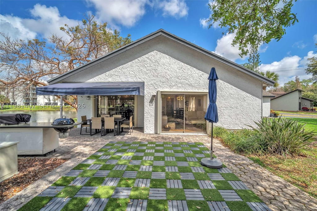 Real estate property located at 211 87th Ter, Broward, Jacaranda Area 4, Plantation, FL