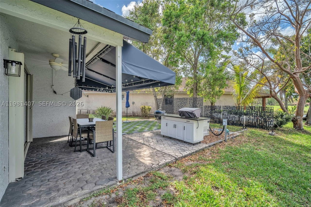 Real estate property located at 211 87th Ter, Broward, Jacaranda Area 4, Plantation, FL